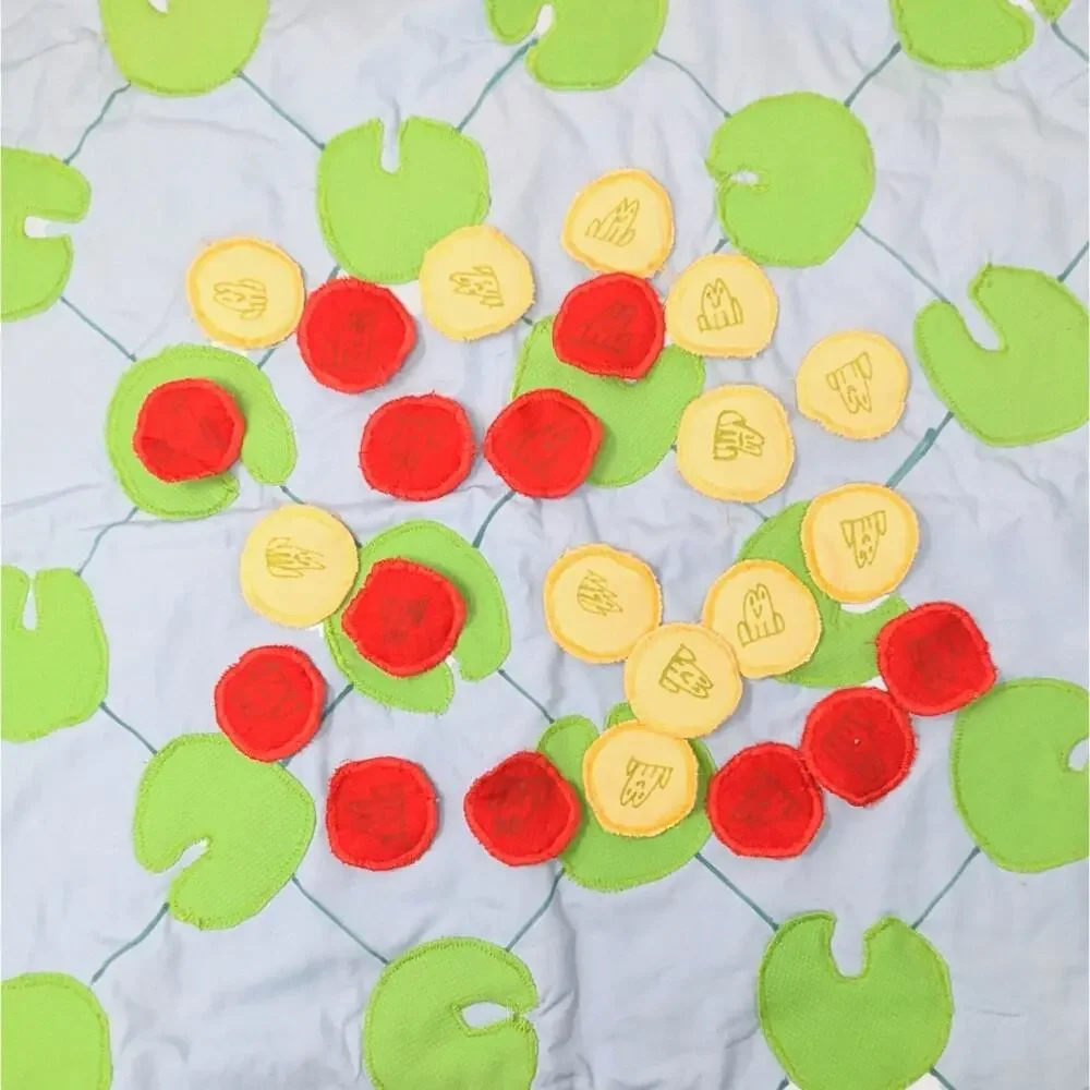Vintage Handmade Fabric Frog Lilypad Game